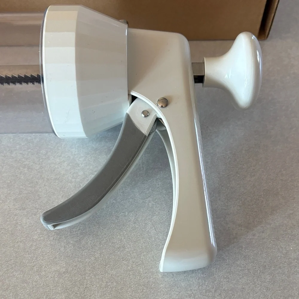 Pampered Chef Cookie Press Set in White and Clear